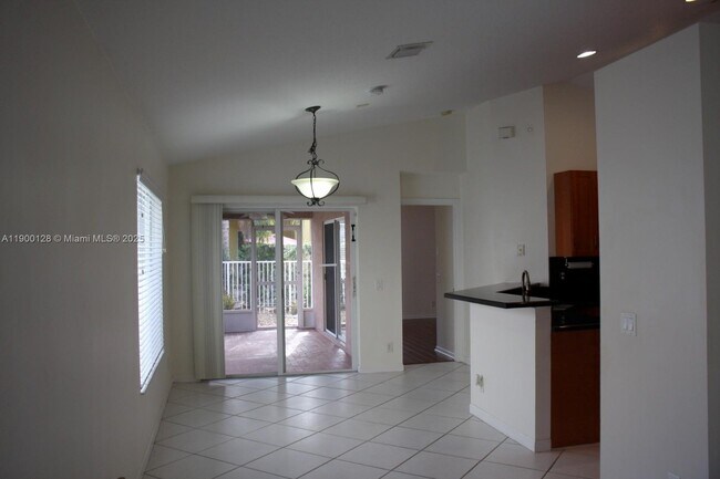 Building Photo - 1084 Golden Cane Dr