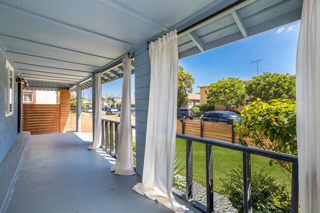 Front Porch - 1711 S Ridgeley Dr