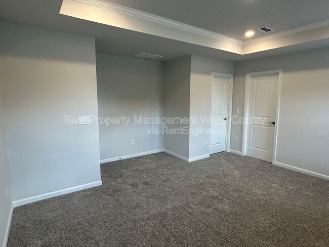 Building Photo - 2795 Cassius Dr