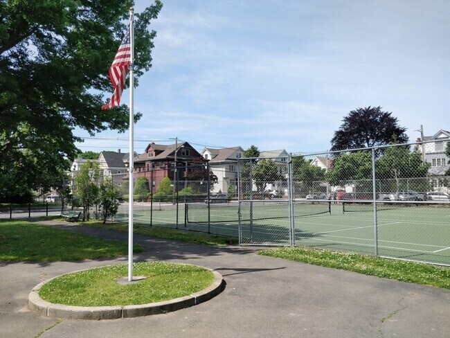 Building Photo - 15 Carney St