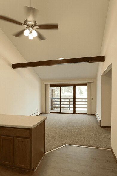 Primary Photo - 421 W Doty St