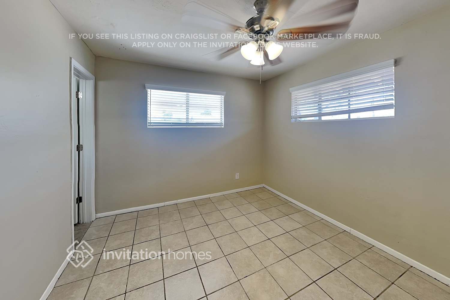 Building Photo - 4422 S Park Dr