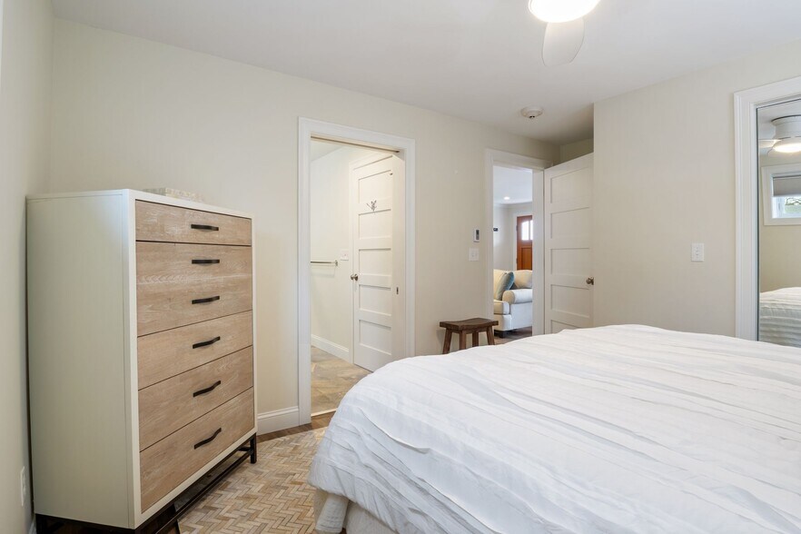 Building Photo - 3 King St