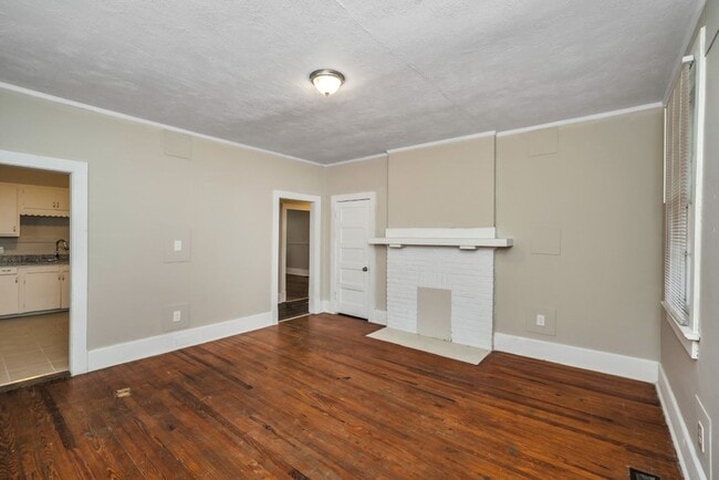 Building Photo - Spacious 2-Bedroom Duplex in Talladega – M...