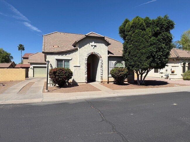 Building Photo - 336 N 77th Pl