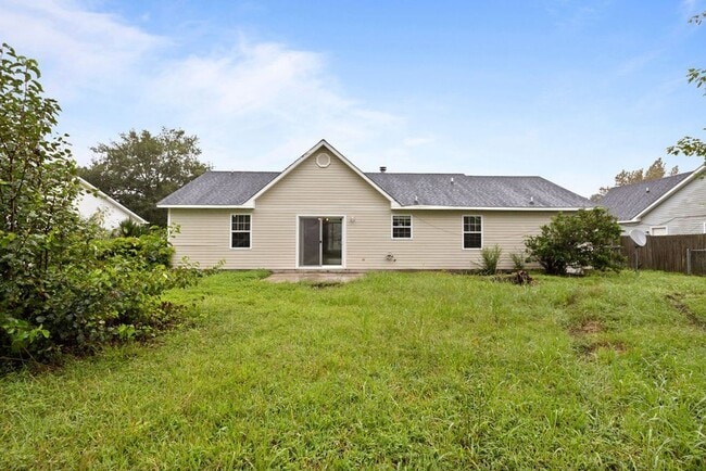 Building Photo - Adorable Home in Horse Creek Farms!
