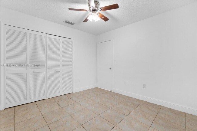 Building Photo - 6234 SW 151st Ct