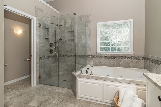 Building Photo - Private, 5 bedroom, 3.5 bath, Evans home-overlooking the woods!