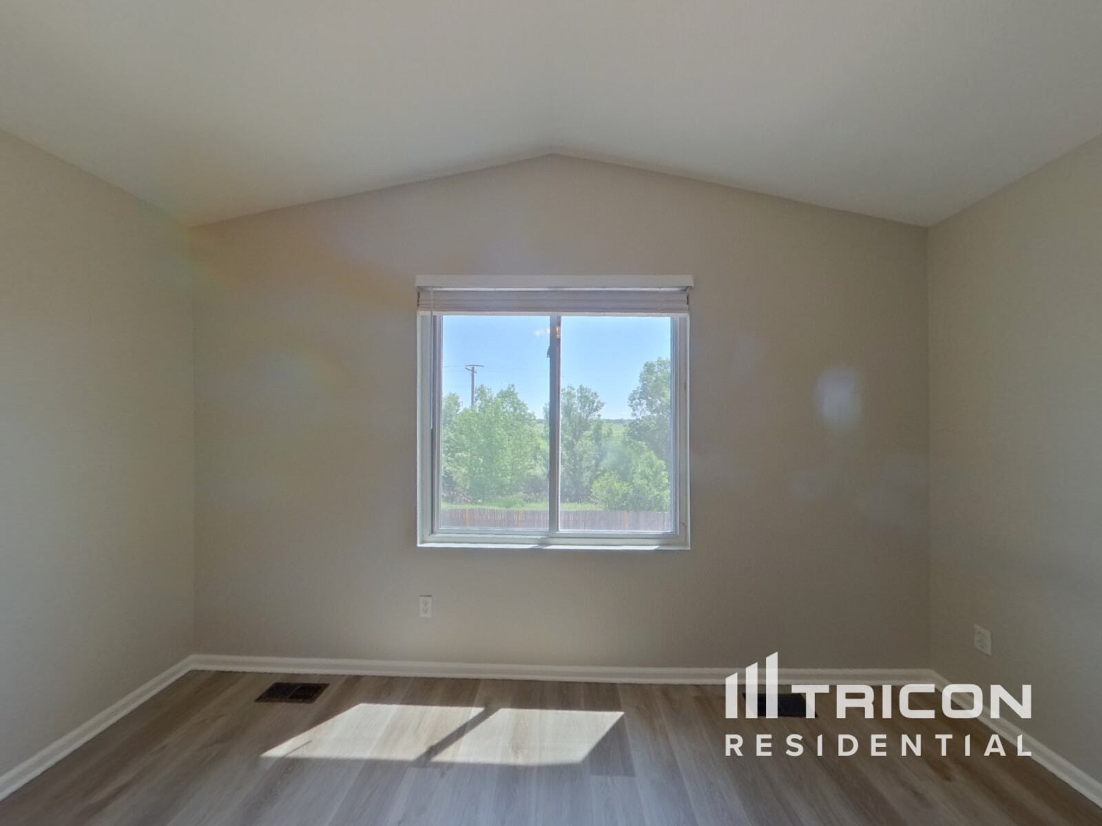 Building Photo - 1285 Lords Hill Dr