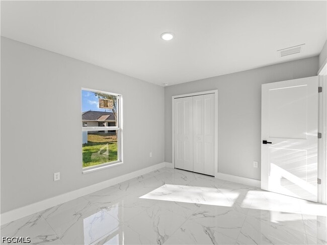Building Photo - 1242 NW 22nd Ave