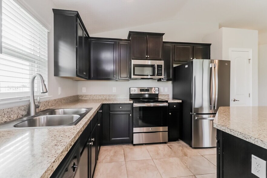 Building Photo - 7083 Lamium Ct