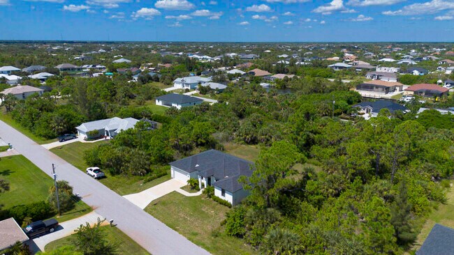 Building Photo - 15245 Brainbridge Cir