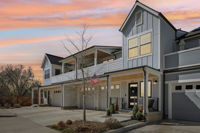Building Photo - 267 Clementina St