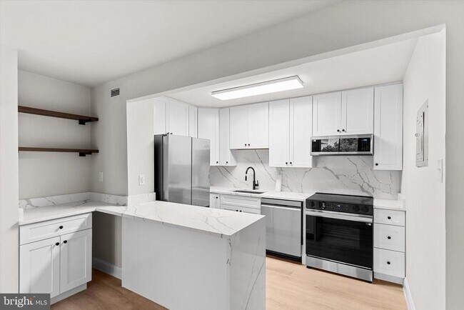 Building Photo - 1325 18th St NW