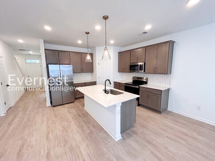 Building Photo - 2900 Suzanne Landon Dr