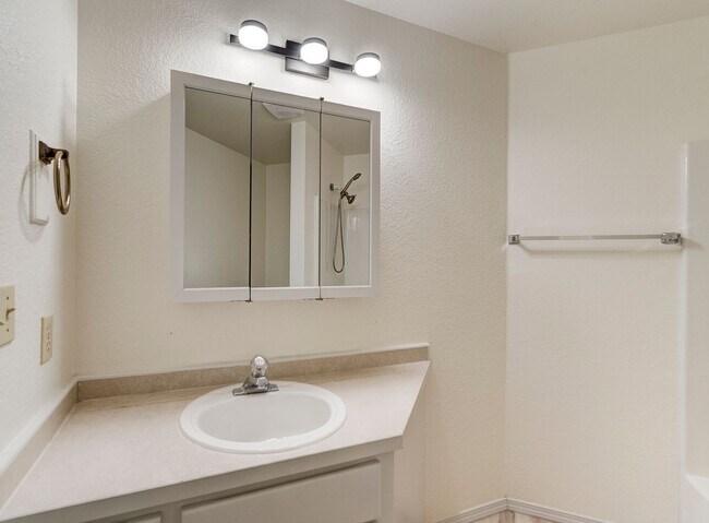 Building Photo - Charming & Updated 3-Bedroom Home