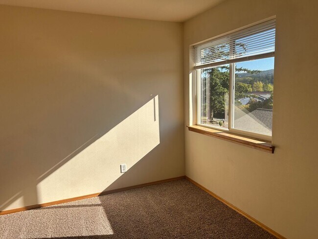 Building Photo - Racine Street 2609/ 2611