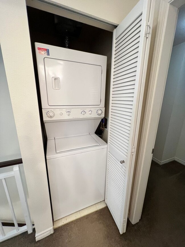 Building Photo - Little Italy 1 Bed/ 1.5 Bath, Loft at Treo!