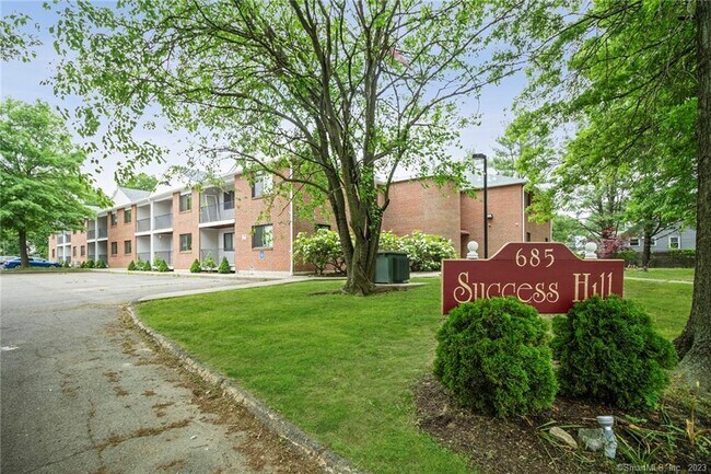 Building Photo - 685 Success Ave