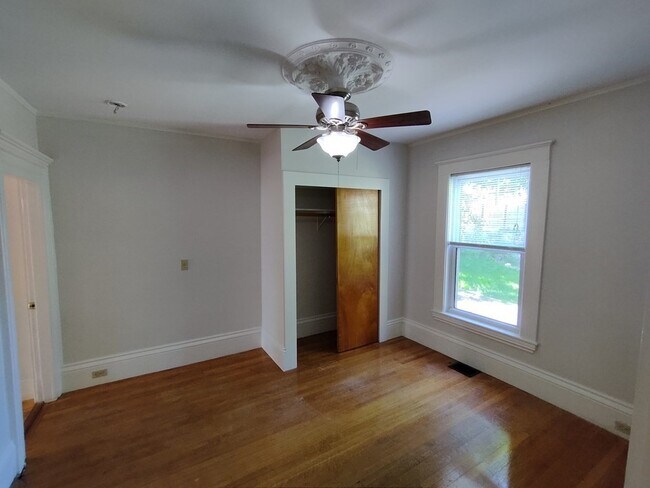 Building Photo - 411 Broadway-