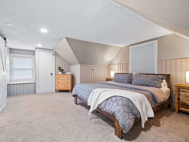 Building Photo - 6771 Greenleaf Ave