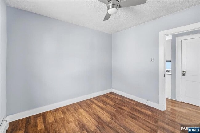 Building Photo - 79 Lincoln Ave