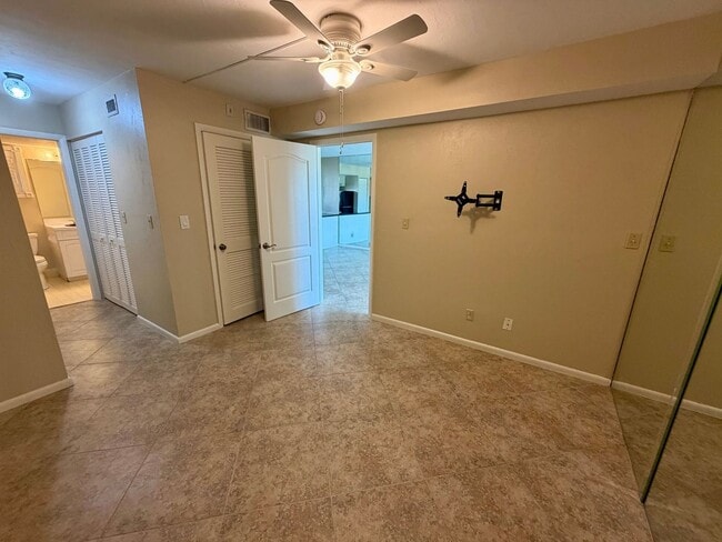 Building Photo - 1024 Anglers Cove