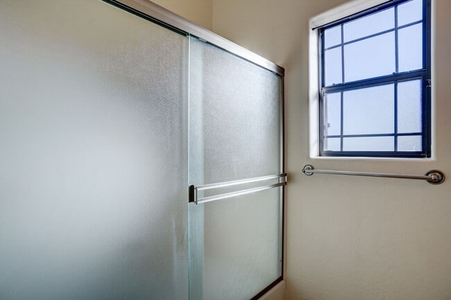 Building Photo - 3 Bedroom, 2 Bath Home in Prescott!