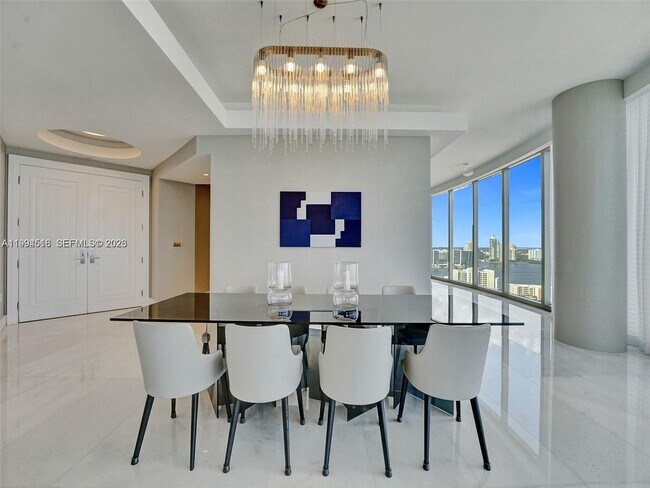 Building Photo - 17901 Collins Ave
