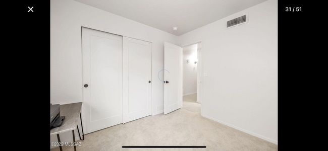 Building Photo - Gorgeous Remodeled Home w/Community Pool i...