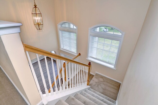 Building Photo - Spacious Home in York County