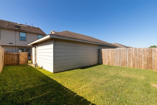 Building Photo - 16734 Libson Falls Dr