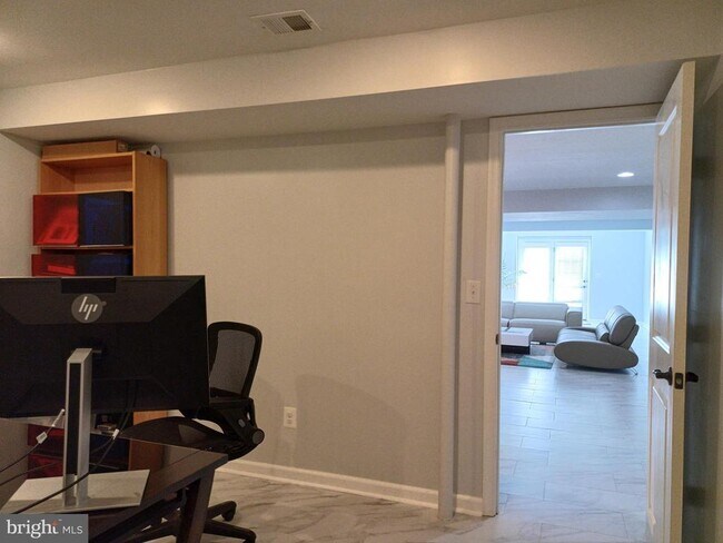 Building Photo - 25501 Emerson Oaks Dr