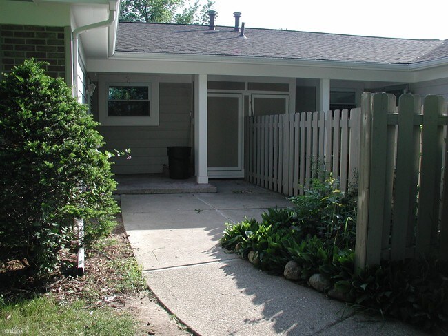 Building Photo - 39765 Village Wood Ln