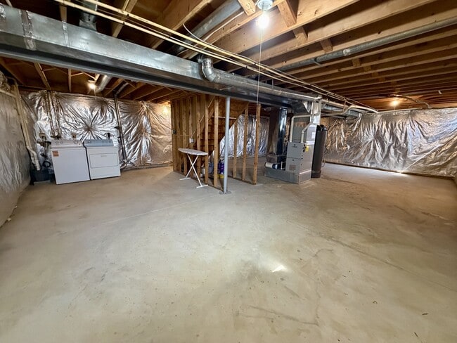 Building Photo - 197 Glenhurst Dr