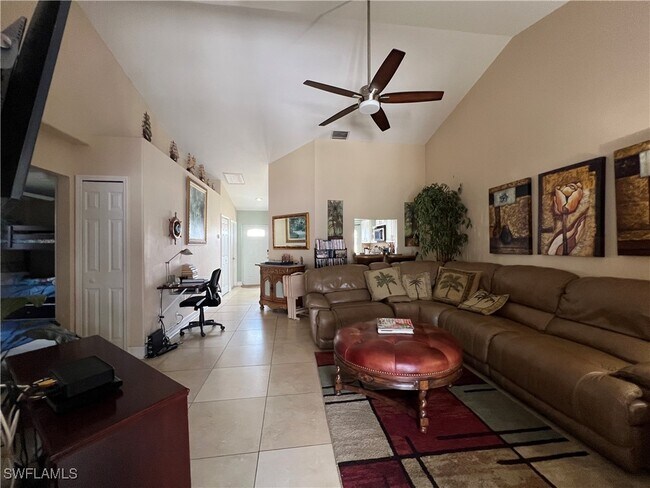 Building Photo - 1420 Cape Coral Pkwy W