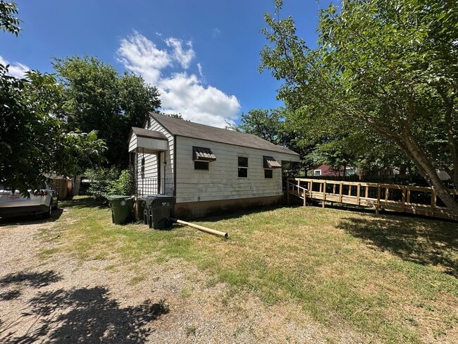 Building Photo - 3016 Live Oak Ave