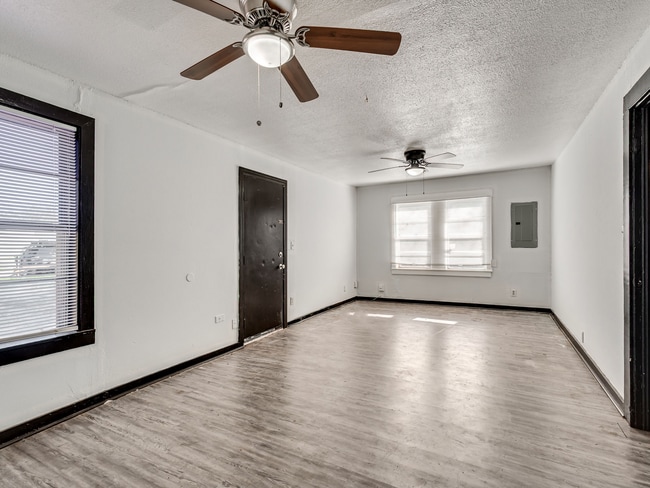 Building Photo - 5810 NW 41st St