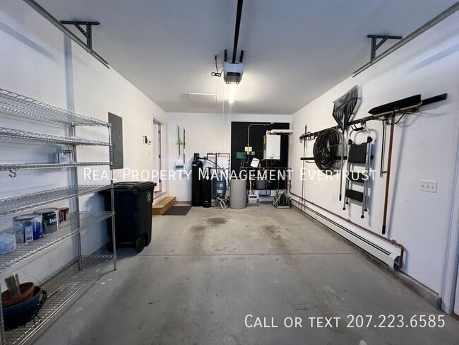 Building Photo - 65 Shore Rd