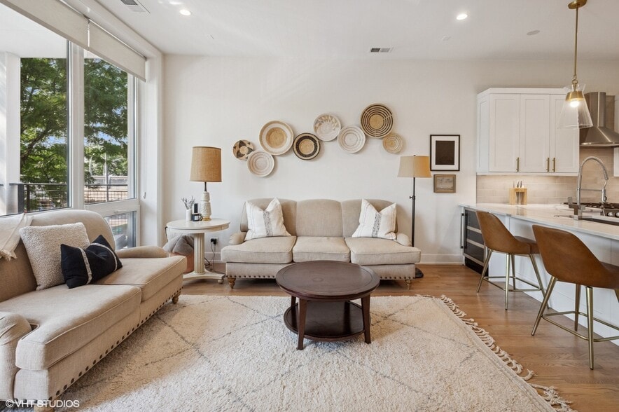 Building Photo - 1753 N Kedzie Ave