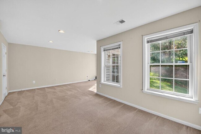 Building Photo - 1515 Shields Terrace NE