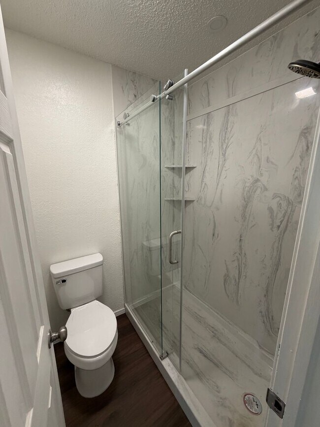 Building Photo - Spacious 4 Bed Home in Prime Claremore Location