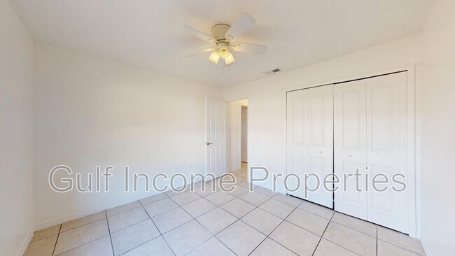 Building Photo - 704 49th St E