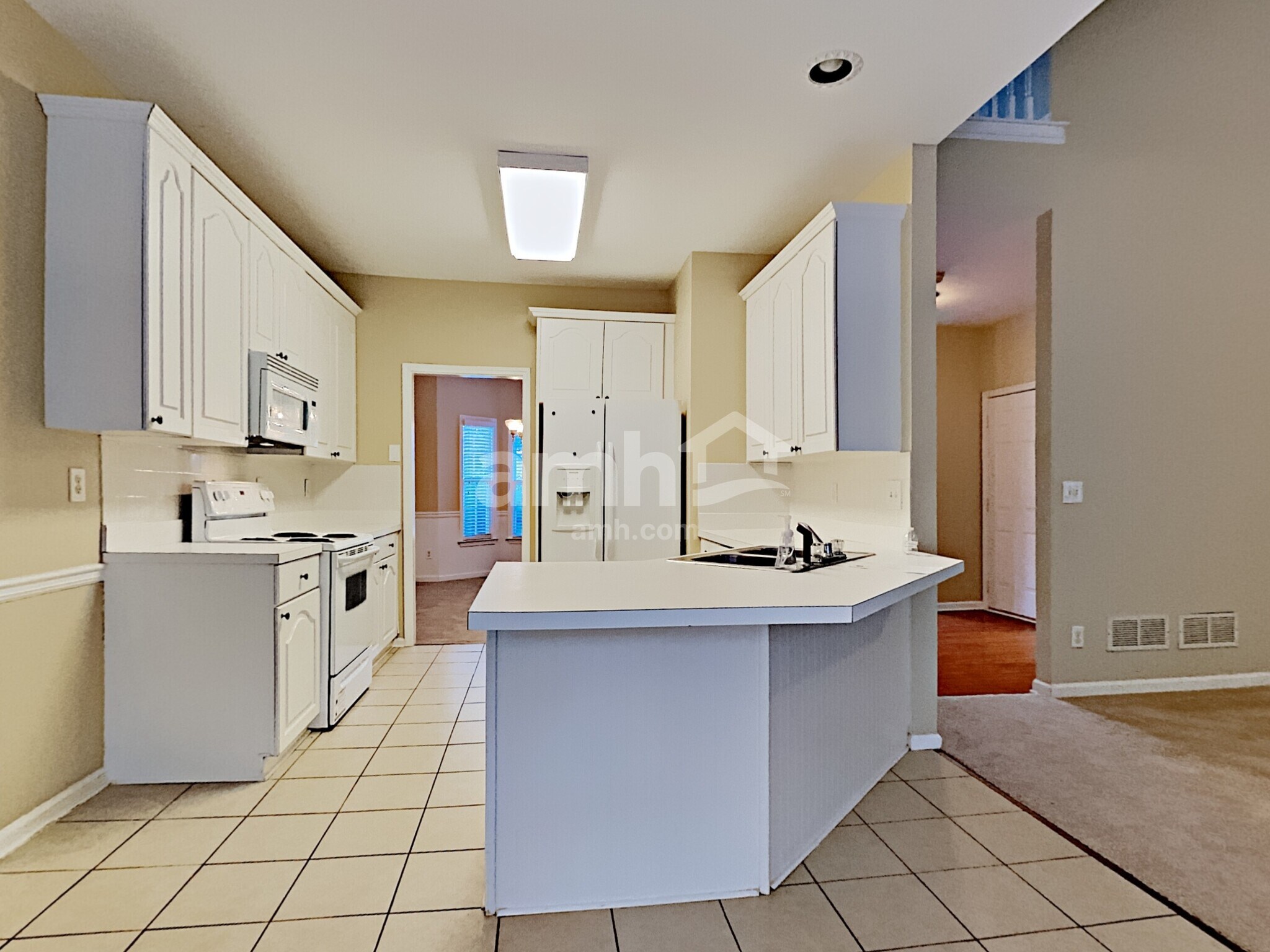 Building Photo - 3305 Maple Terrace Dr