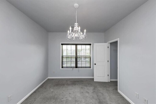 Building Photo - 6059 Cove Park Dr