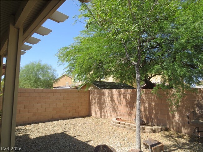 Building Photo - 5623 Wedgefield St