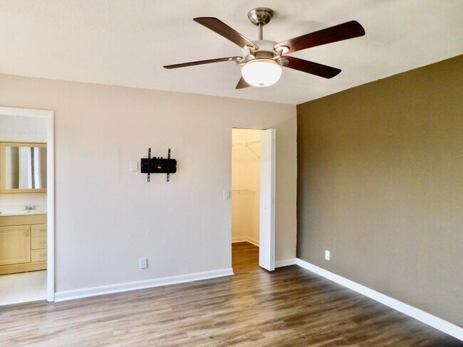 Building Photo - 4155 Turnberry Cir