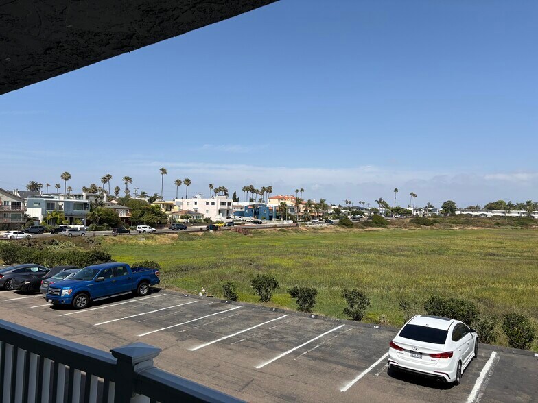 Building Photo - 1111 Seacoast Dr