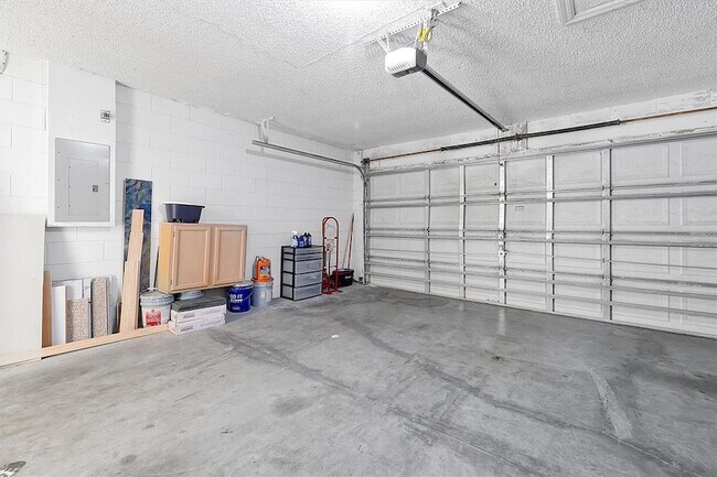 Building Photo - 168 Club Villas Ln