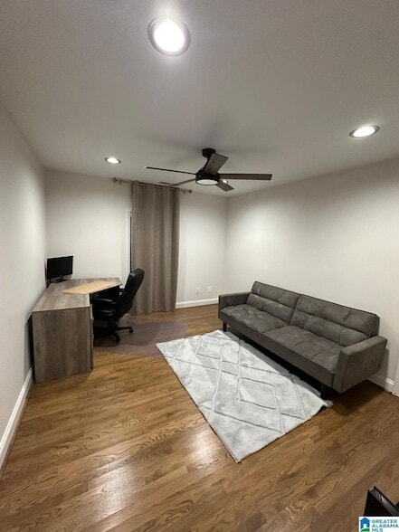 Building Photo - 221 Castlehill Dr